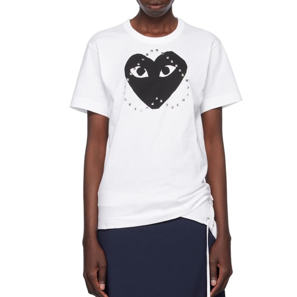 🖤 COMME DES GARÇONS PLAYWhite Stud Print Black Heart T-shirt